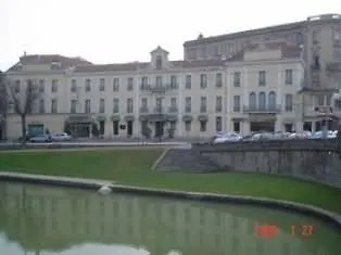 Grand De Hotel
