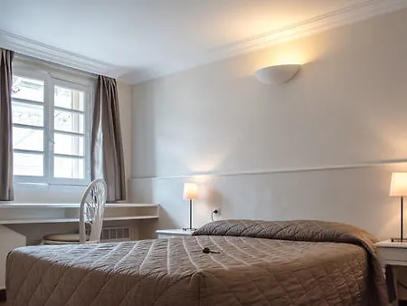 Grand De Hotel