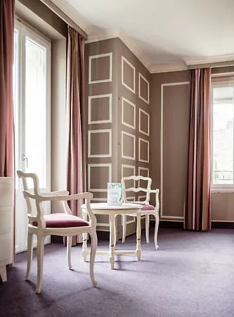 Grand De Hotel